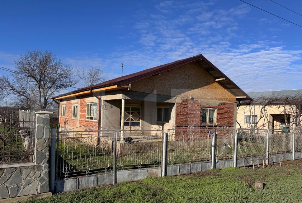 Casa spatioasa 120mp la DN1A caramida