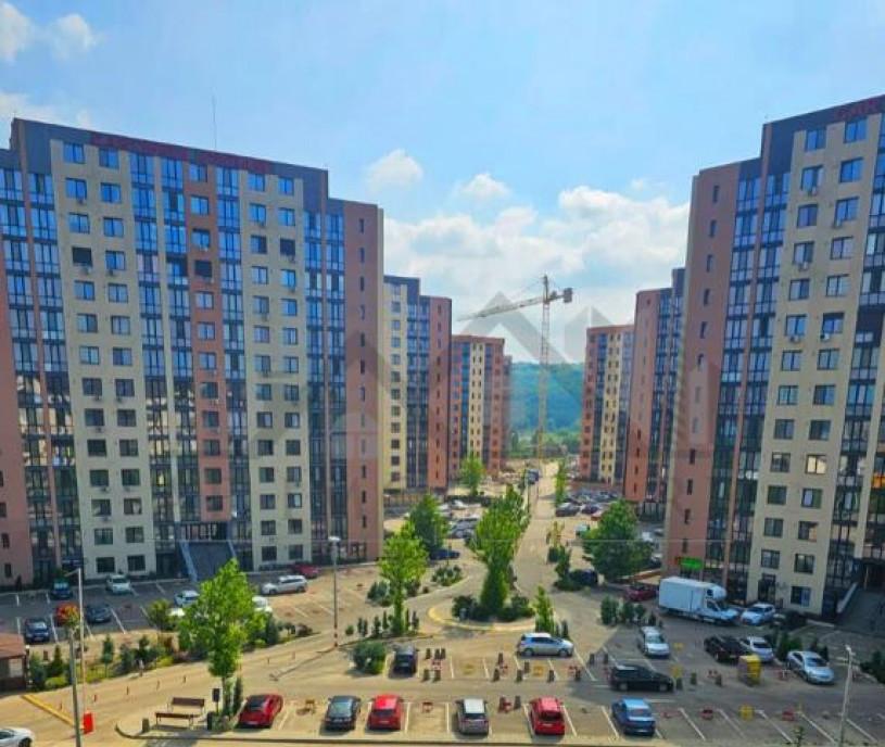 Apartament 3 camere decomandat etajul 2