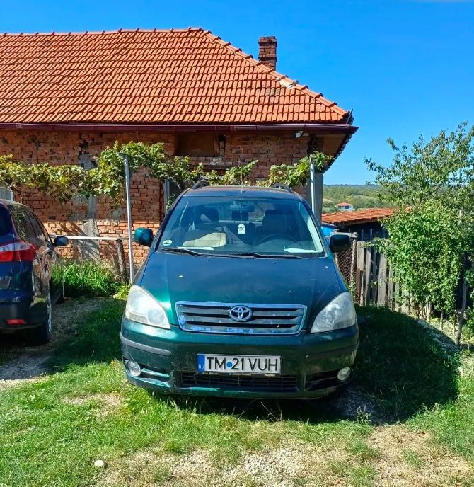 Toyota avensis Verso 6 500 lei