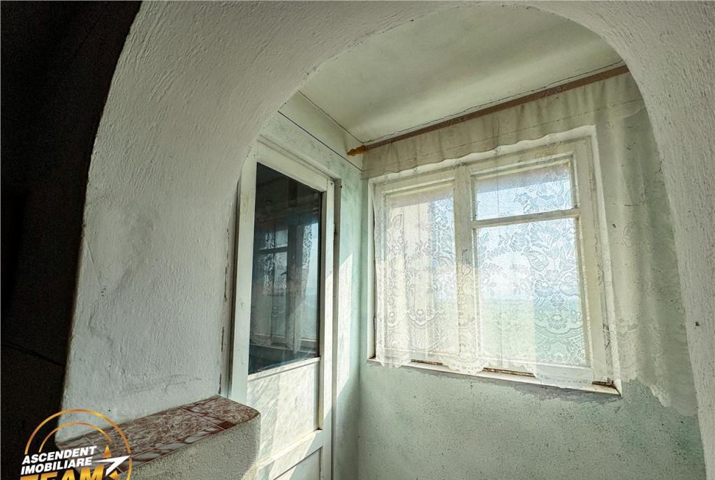 Film Apartament 2 camere decomandat cu garaj 1 400 mp teren