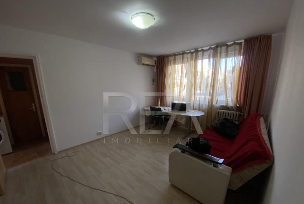 2 camere open space Academia Militara