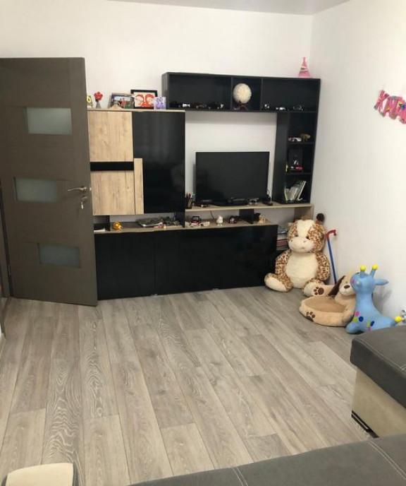 Decomandat etaj1 Astra Brasov