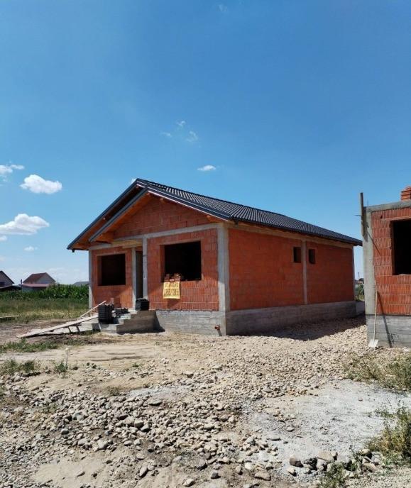 Casa in rosu Osorhei