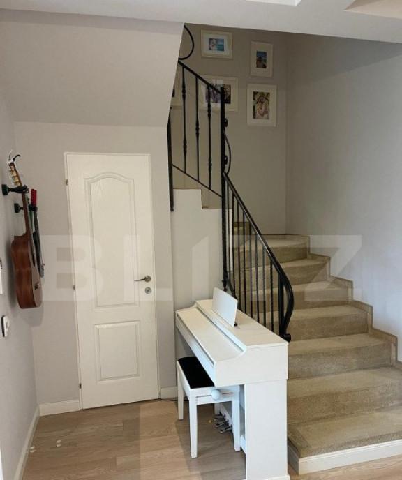 Casa cu 5 camere zona de case 275 mp de teren zona Crizan