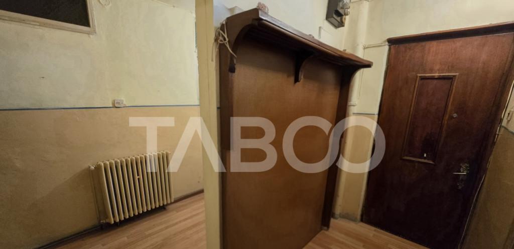 Apartament decomandat de vanzare cu 3 camere S