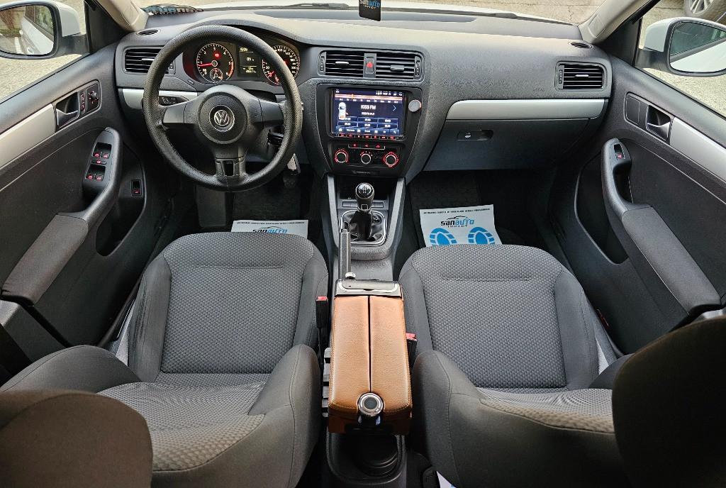 VW Jetta 2012 1 6 TDI 105 CP euro 5 / RATE fara avans 4 490 eur