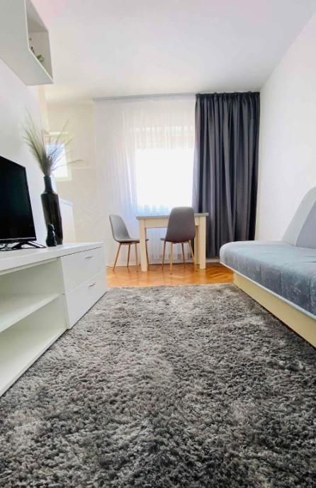 Garsoniera zona Vitan