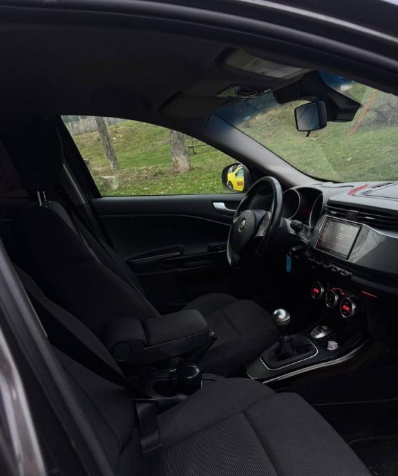 Alfa Romeo Giulietta 4 000 eur