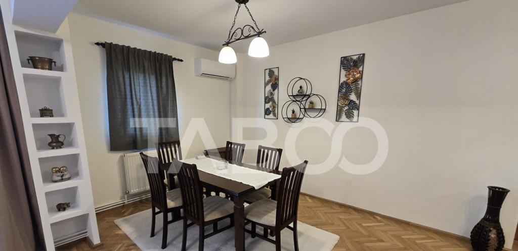 Apartament cochet de vanzare 3 camere 80mp 2 bai balcon zona