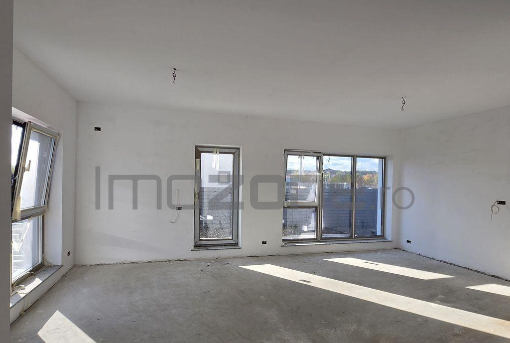 Vila otopeni zona ferme 4 camere 2 parcari finisat