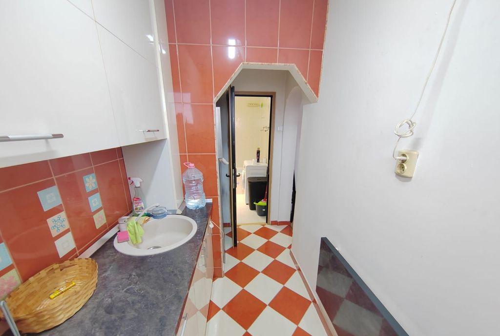 Titan Metrou 1 Decembrie