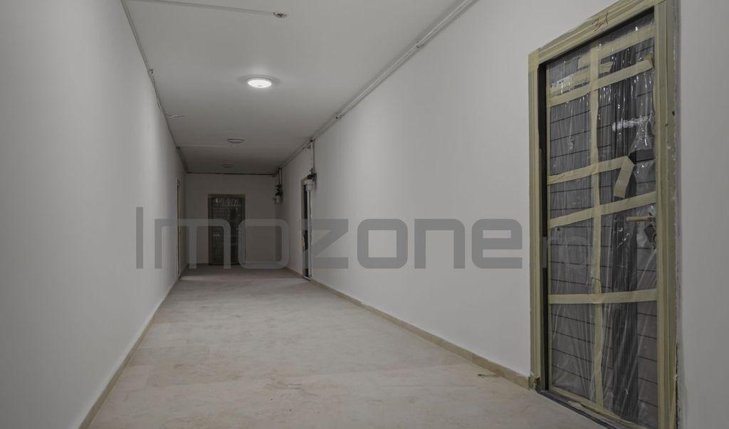 62 mp etaj 4/10 langa metrou finisat modern comision