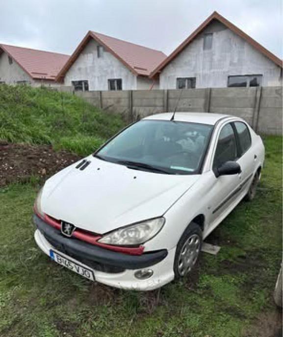 Peugeot 206 pret icirc n lei 950 lei