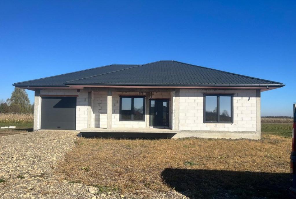 Apartament 4 camere renovat si mobilat complet etaj 1 z