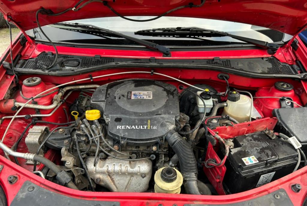 Dacia sandero 1 6 2009 7 500 lei