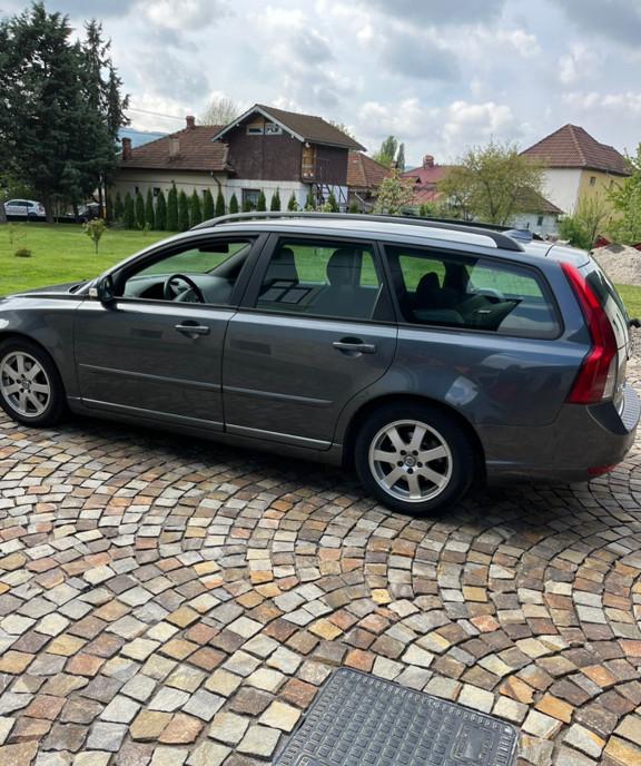 Volvo masina personala utilizata zilnic 4 500 eur