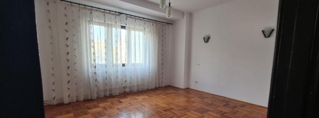 4 camere Armeneasca locuinta/birouri