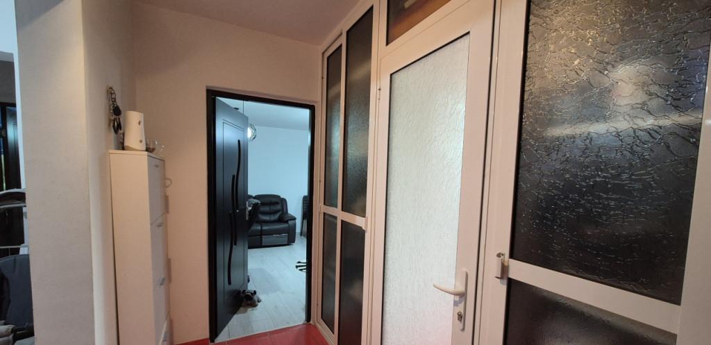 Apartament 3 camere Gavana decomandat Etaj 2/4 Mobilat