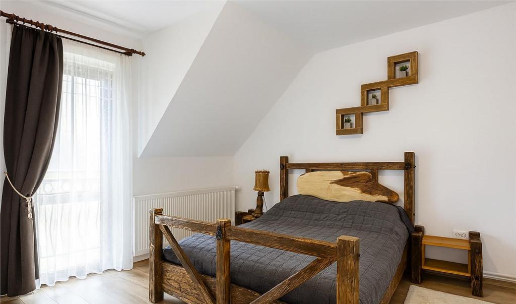 Refugiu pretios jacuzzi lemn masiv 2 000 mp teren 4 dormito