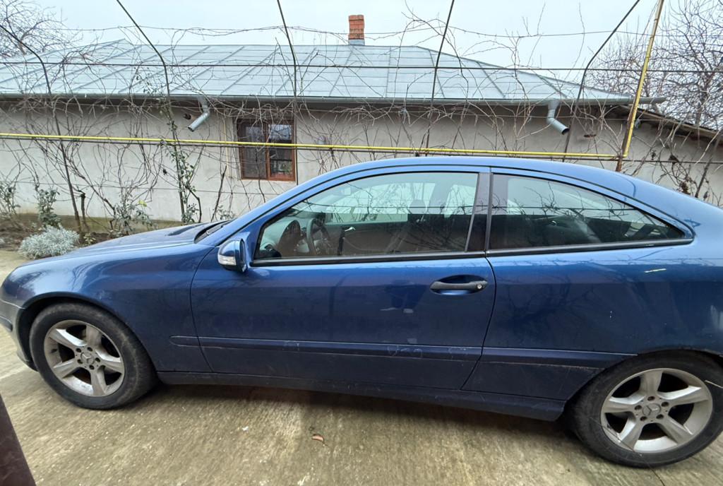 Mercedes C220 Coupe 2006 150CP 2 000 eur