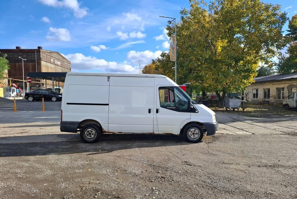 Ford Transit 2008 manual 5 000 eur