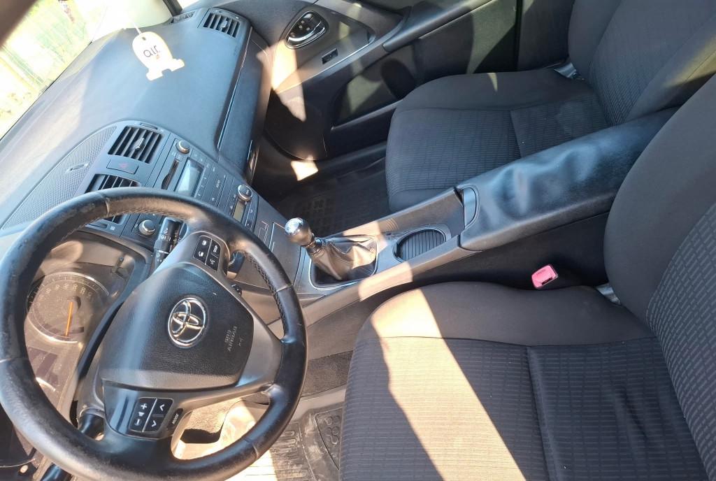 Toyota Avensis manuala 4 500 eur