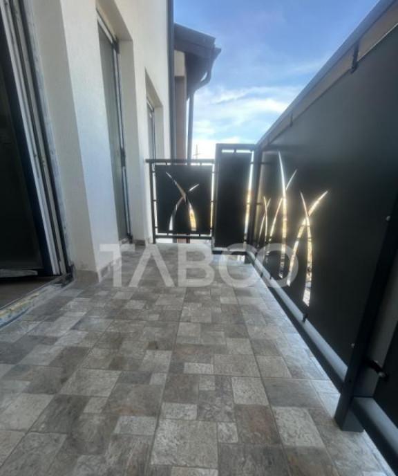 Apartament spatios 4 camere 2 bai 2 balcone si parcare zona