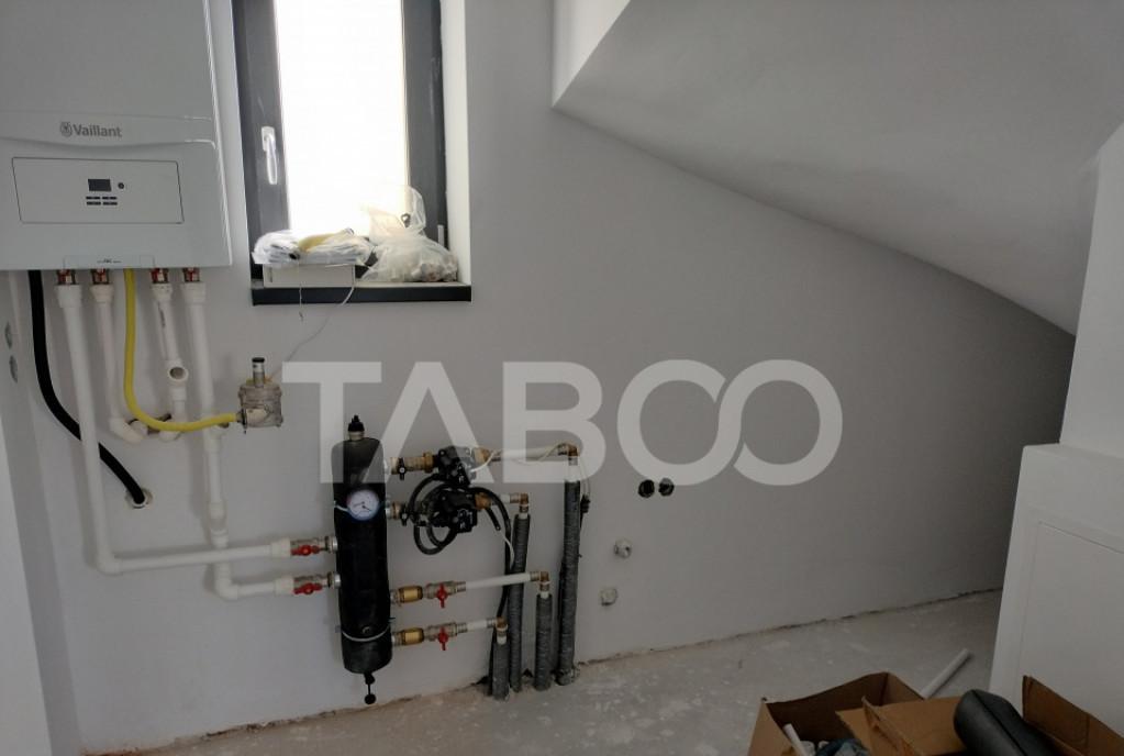 Casa de vanzare 110 mpu si 2 locuri de parcare i