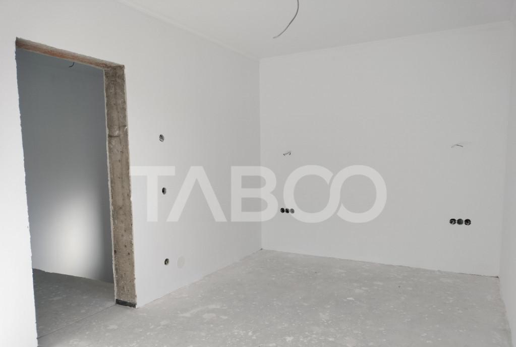 Casa de vanzare 110 mpu si 2 locuri de parcare i