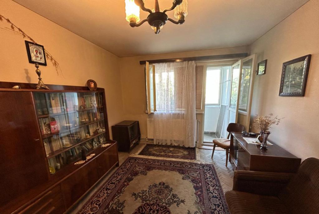 Calarasilor Viziru Apartament 2 camere etaj2 confort 1