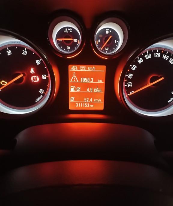 Opel Astra Sport Tourer 1 6 Cdi ecoflex 2014 22 500 lei