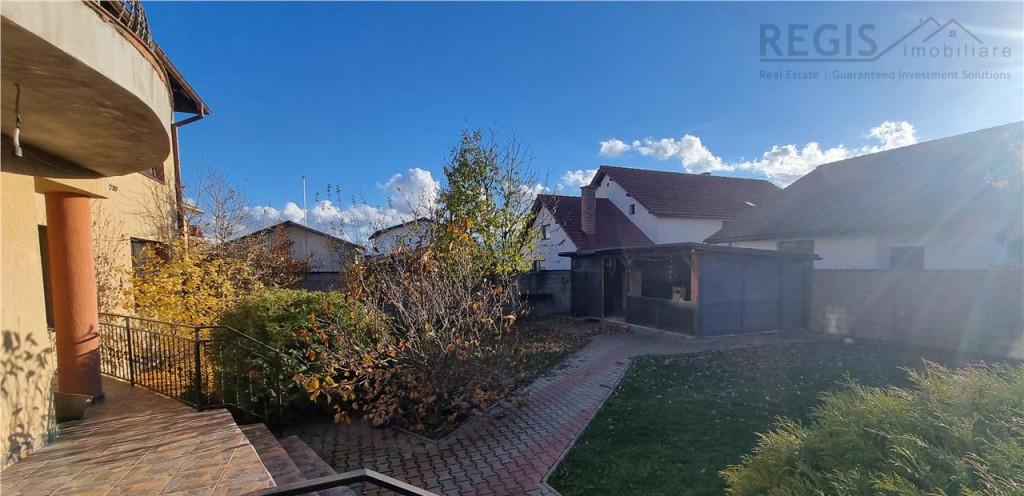 Vila de 6 camere zona Sanpetru