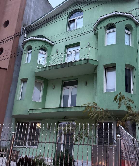 Apartament 2 camere 2 balcoane zona Titan complex Rasarit de Soare