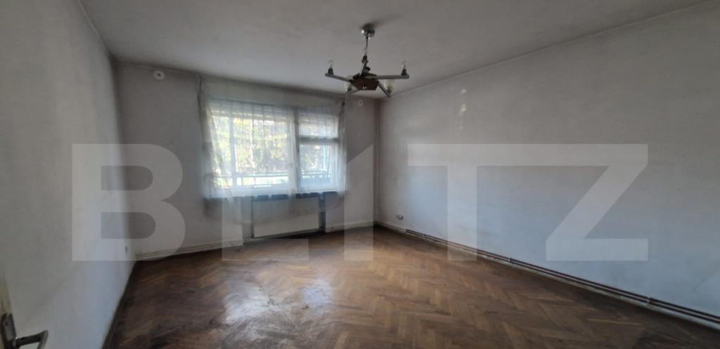 Apartament de vanzare cu 2 camere mobilat si utilat garaj
