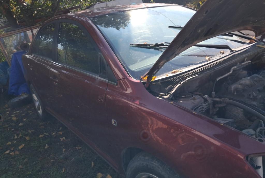 Dezmembrez Toyota Avensis 2005 100 eur