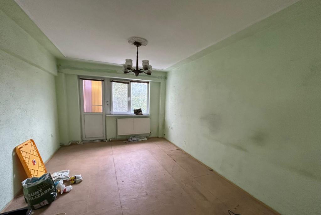 Apartament 2 camere decomandat Calea Calarasilor etaj inte