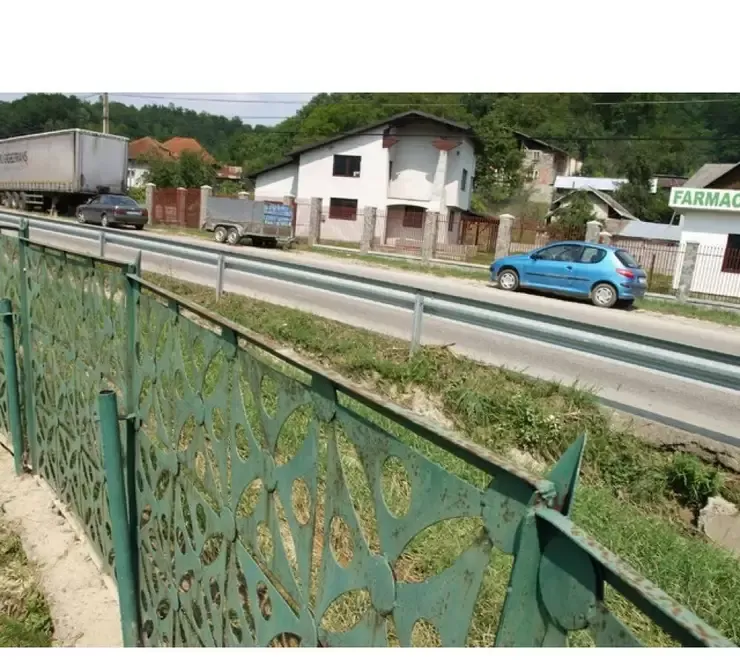 Urgent casa si teren vanzare