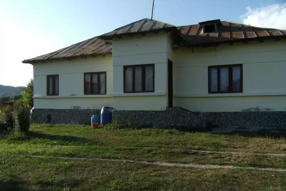 Urgent casa si teren vanzare