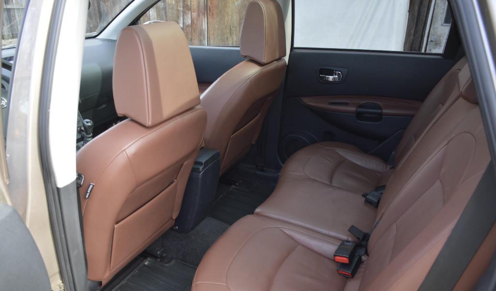 Nissan Qashqai 2 - 2 0 - 4x4 - TEKNA 5 500 eur