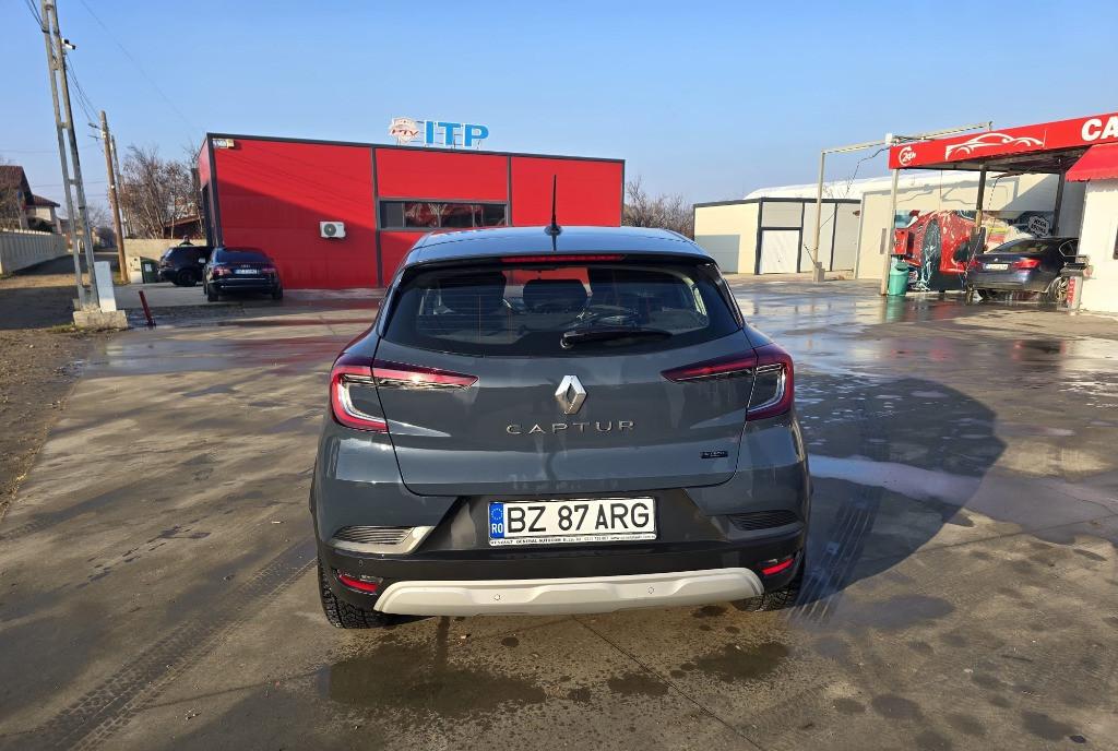 Renault CAPTUR II EQUILIBRE E-Tech full hybrid 145 19 000 eur