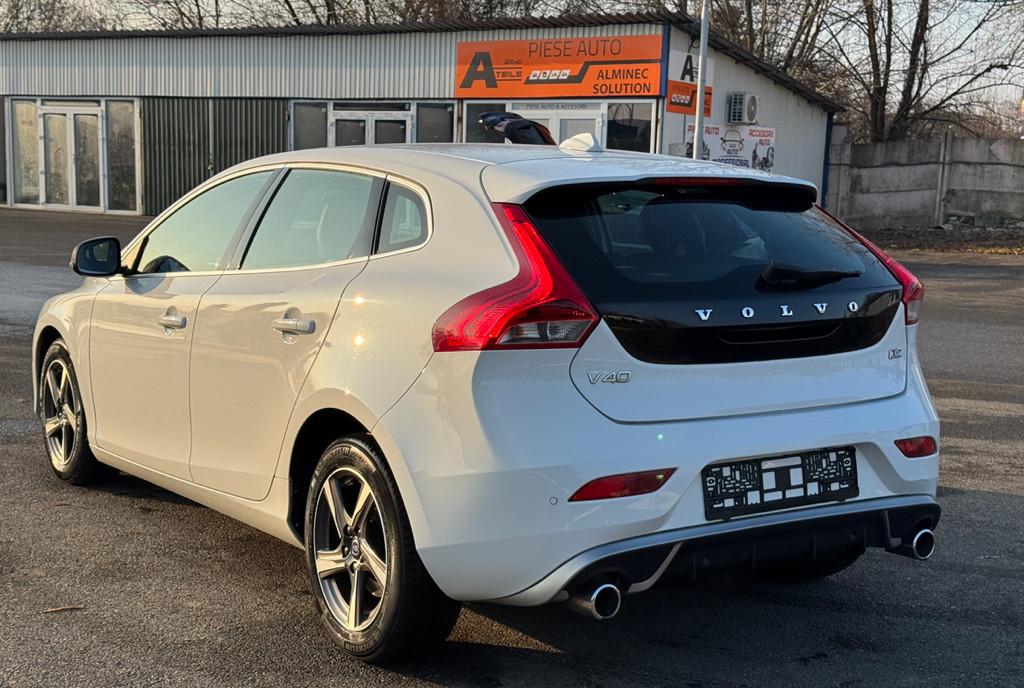 Volvo V40 R-Design 2 0 7 850 eur