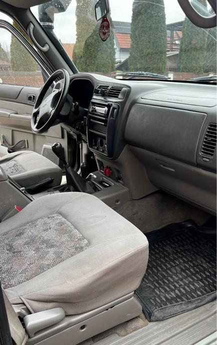 Nissan Patrol Y61 8 999 eur