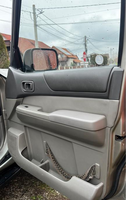 Nissan Patrol Y61 8 999 eur