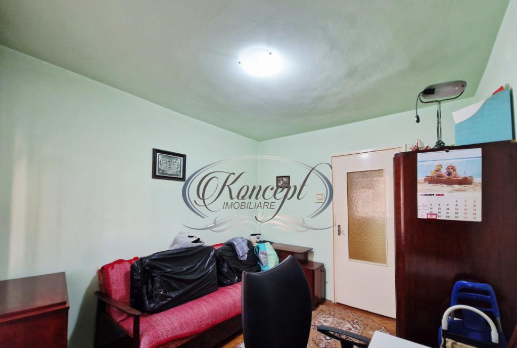 Apartament spatios cu balcon inchis si beci in zona Supeco