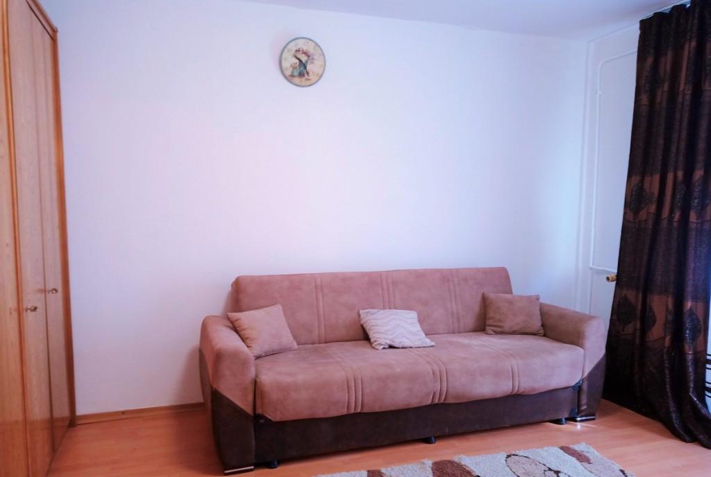 Garsoniera de inchiriat la etajul 4 Central zona Intim Arad