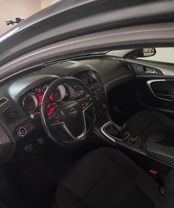 Opel insignea A euro 5 an 2010 2 0 4 500 eur