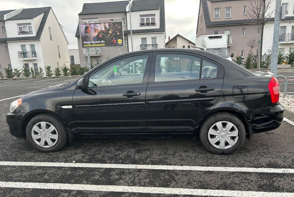 Se vinde Hyundai Accent 1 6L 1 800 eur