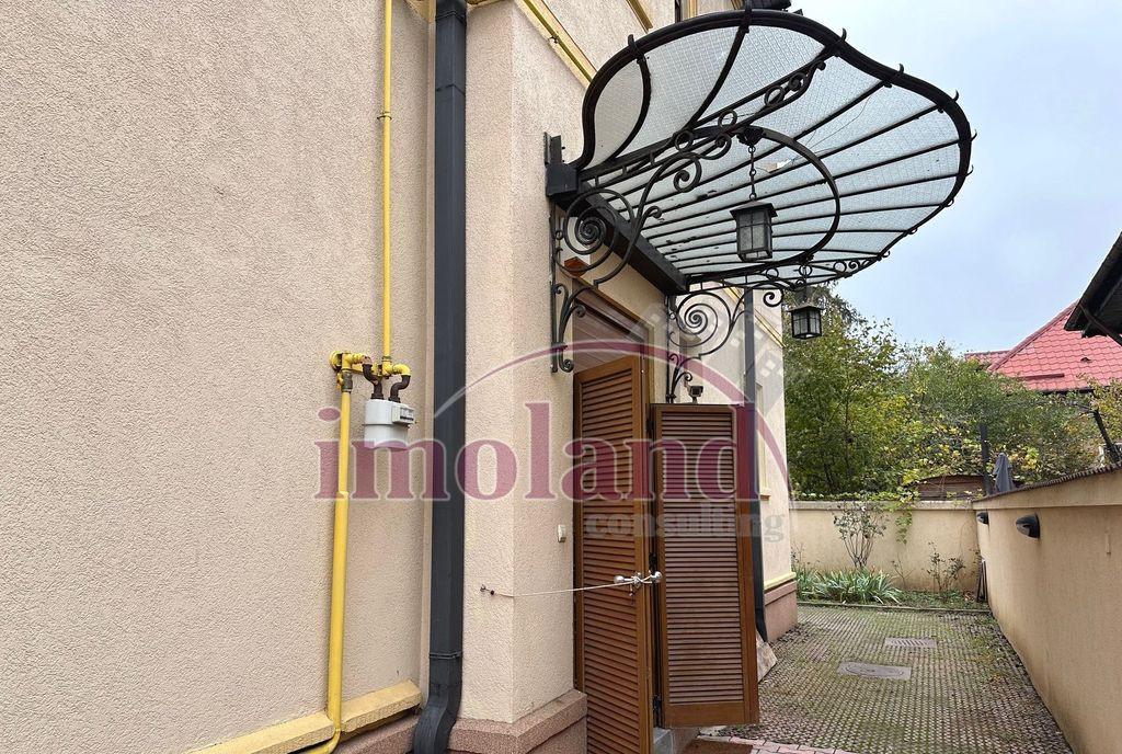 Casa noua 4 camere si 3 bai zona metrou laminorului