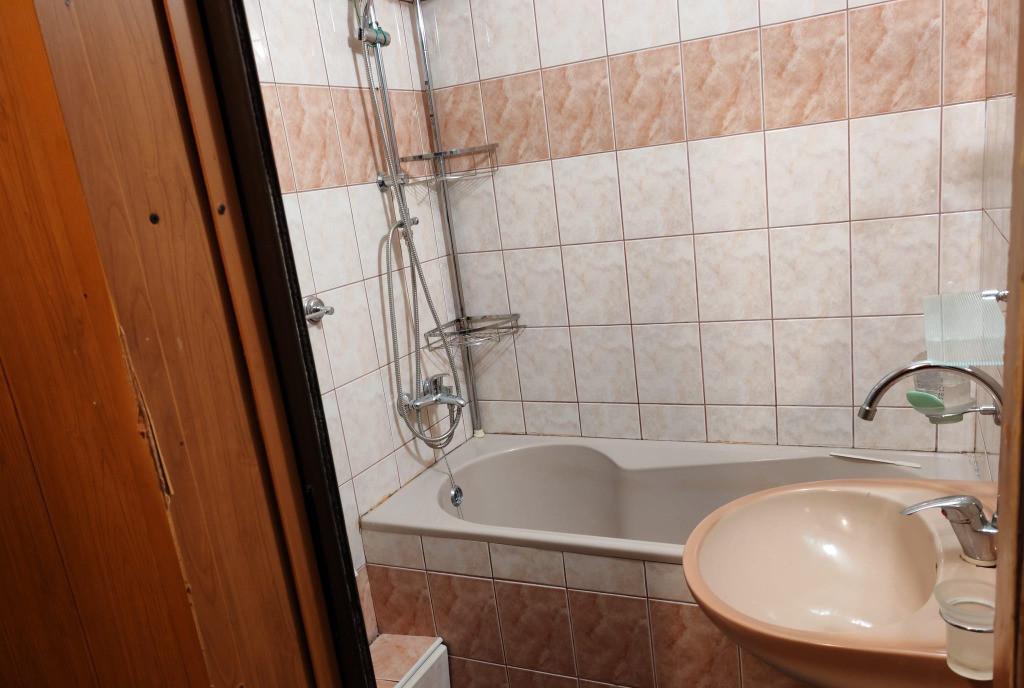 Apartament 3 camere cvartal Onesti