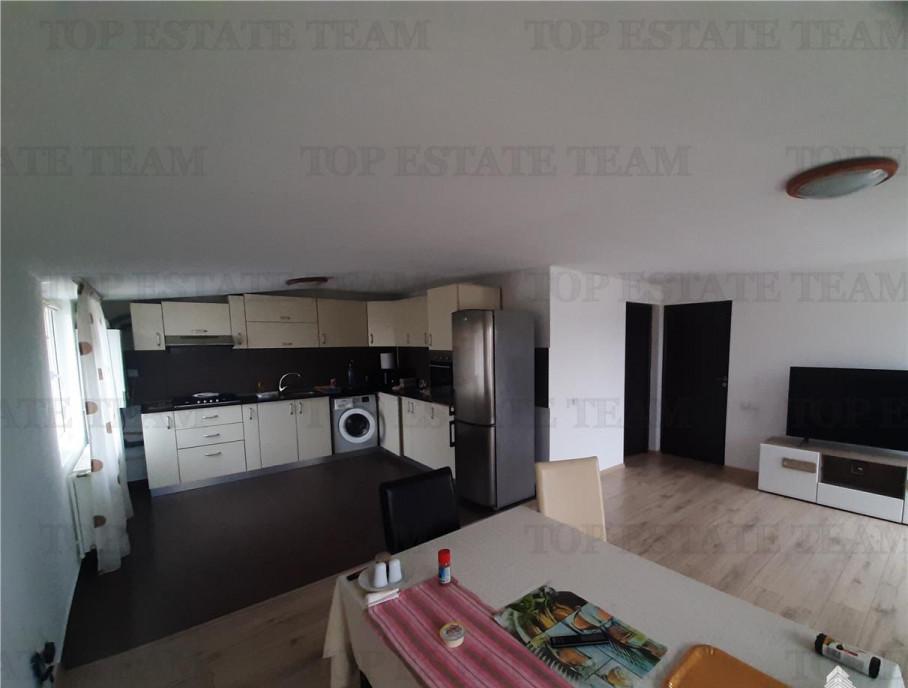 Casa spatioasa cu 8 camere si teren de 801 mp ideala pentr